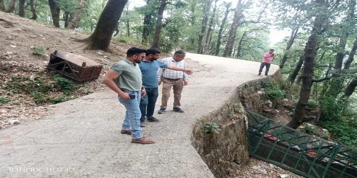 चार्टन लॉज क्षेत्र सहित नगर के  क्षेत्रों का एसडीएम का निरीक्षण, बरसात पूर्व तैयारी के निर्देश