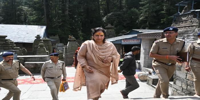 जागेश्वर धाम पहुँची आईजी रिद्धिम अग्रवाल, सुरक्षा व्यवस्था का लिया जायजा body image