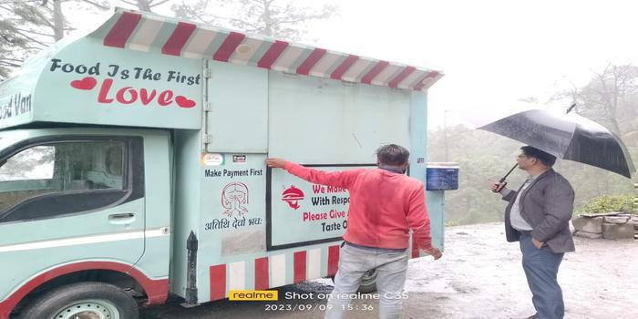 नैनीताल, हल्द्वानी, भवाली और कालाढूंगी मार्गों पर खड़ी फ़ूड वैनों को हटाया body image