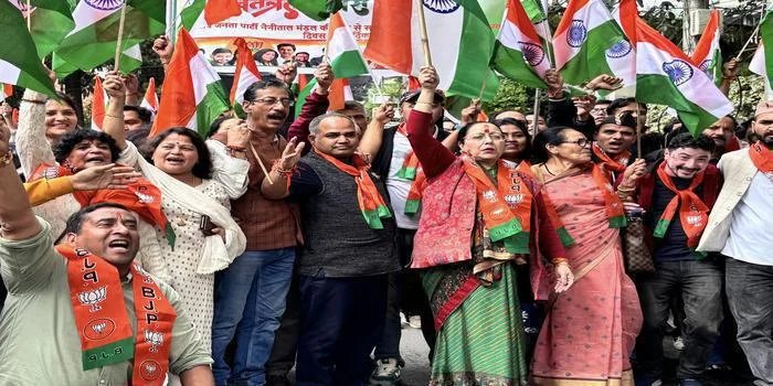 मिशन सिंदूर के पराक्रम और शहीदों के सम्मान में नैनीताल में निकली तिरंगा यात्रा