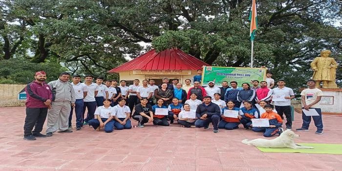 डीएसबी परिसर में अंतर्राष्ट्रीय योग दिवस पर 173 छात्रों ने किया सामूहिक योगाभ्यास