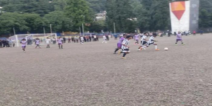 लोकप्रिय लैंडो लीग फुटबॉल टूर्नामेंट का शुभारंभ, पहले दिन यूके बॉयज की शानदार जीत