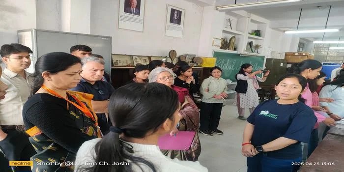 वैश्विक जलवायु परिवर्तन पर मॉडल प्रदर्शनी का आयोजन डीएसबी परिसर में छात्रों ने दी नवाचारी प्रस्तुति