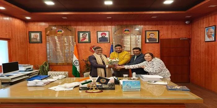 कुमाऊं विश्वविद्यालय को पटवाडांगर में 26.4 एकड़ भूमि मिली, कुलपति प्रो. दीवान रावत का सम्मान