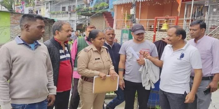 नैनीताल में मानवता शर्मसार: सीवर मेनहोल में मिला भ्रूण, जांच में जुटी पुलिस