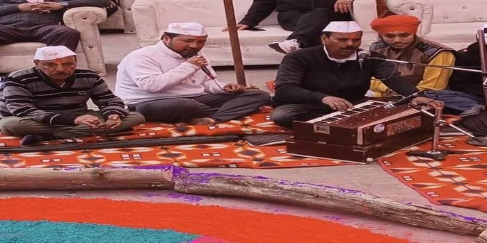 नैनीताल में फागोत्सव : अबीर-गुलाल की बरसात, चीर बंधन के साथ रंगों में रंगा मल्लीताल