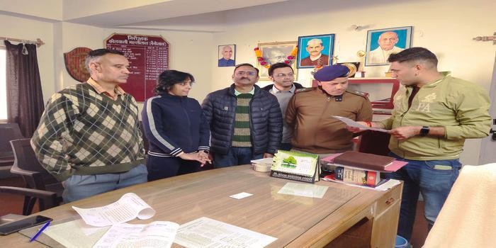 त्योहारी सीजन में बाहर से आने वाले अवैध व्यवसायियों को प्रतिबंधित करने की मांग body image