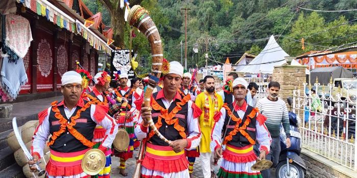 नैनीताल में भव्य कलश यात्रा संग दुर्गा पूजा महोत्सव का आगाज body image