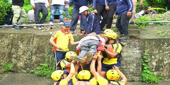 देवखड़ी नाले में अचानक बाढ़ की स्थिति का सफल प्रबंधन, 6 लोगों को सुरक्षित निकाला गया