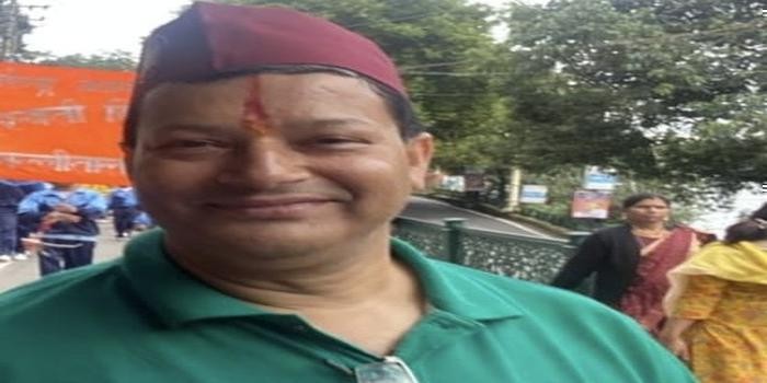 33 वर्षों से रावण का  अभिनय कर रहे हैं कैलाश जोशी, दर्शकों की तालियों से गूंजता है सभा भवन body image