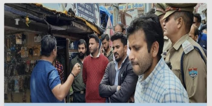 रामलीला मैदान मल्लीताल पर हुए अतिक्रमण पर गरजा बुलडोज़र body image