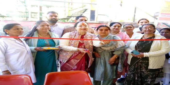 पोलियो रविवार पर जनपद में 76 हजार से अधिक बच्चों को पिलाई गई पोलियो ड्रॉप्स