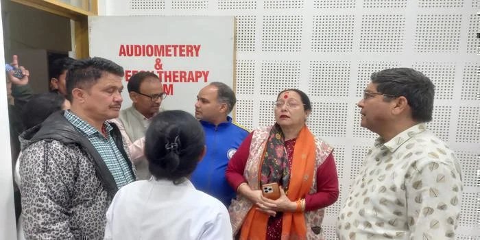 विधायक सरिता आर्या ने बी.डी. पांडे अस्पताल का किया औचक निरीक्षण