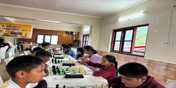 शह और मात का रोमांच नैनीताल में शुरू —  ओपन रैपिड शतरंज प्रतियोगिता में देश-विदेश पहुंचे खिलाड़ी body image