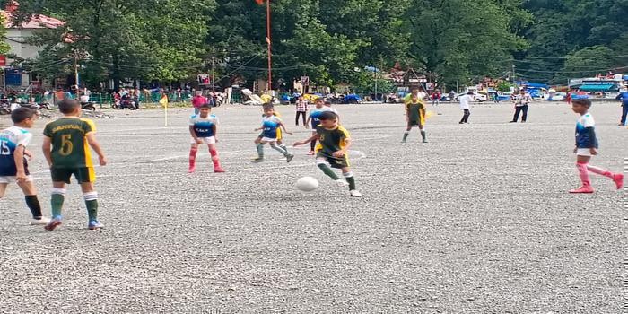 लाँग व्यू, सनवाल और सेंट जोसेफ स्कूल ने जीते अपने मुक़ाबले, फुटबॉल प्रतियोगिता जारी body image