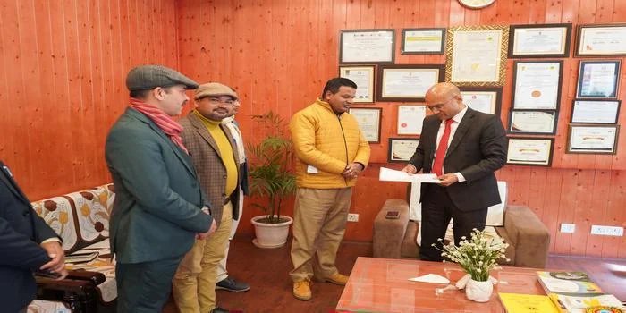 कूटा और उटा के शिष्टमंडल ने उच्च शिक्षा सचिव से मुलाकात कर ज्ञापन सौंपा