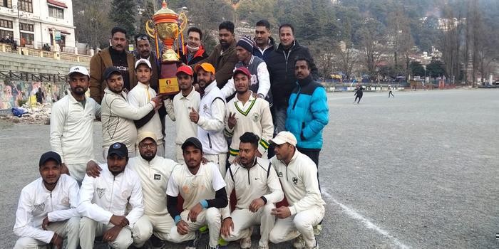 गैलेक्सी ब्लू डायमंड ने जीती पृथ्वीराज सिंह स्मृति क्रिकेट प्रतियोगिता body image