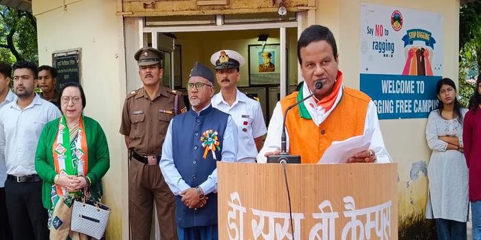 डी एस बी परिसर नैनीताल में मनाया धूमधाम से स्वतंत्रता दिवस समारोह body image