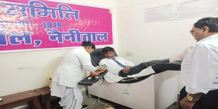 राजकीय पॉलीटेक्निक नैनीताल में रक्तदान शिविर आयोजित, 26 छात्रों ने किया रक्तदान body image