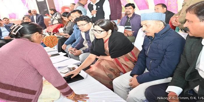 हल्द्वानी में जनसमाधान शिविर: 110 समस्याओं का हुआ समाधान, जिलाधिकारी ने दिए सख्त निर्देश