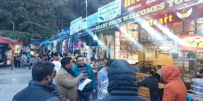 धार्मिक स्थलों के पास मांस बिक्री पर प्रतिबंध, नैना देवी मंदिर के पास की दुकानों का निरीक्षण