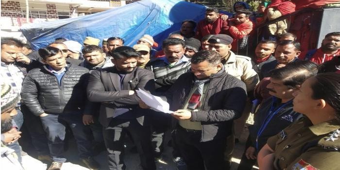 प्राधिकरण की टीम अतिक्रमण हटाने सूखाताल पहुंची, विधायक के दखल के बाद गई वापस body image