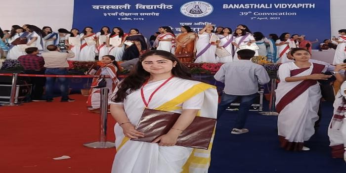 नैनीताल की प्रियंका  को वनस्थली विद्यापीठ में मास्टर ऑफ़ आर्ट्स(अंग्रेज़ी) मेंस्वर्ण पदक से नवाज़ा body image