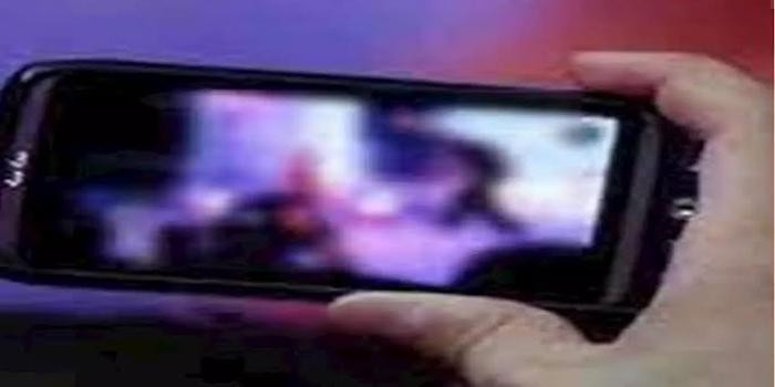 नैनीताल में युवती ने अश्लील वीडियो  दिखाकर युवक से मांगे पैसे body image