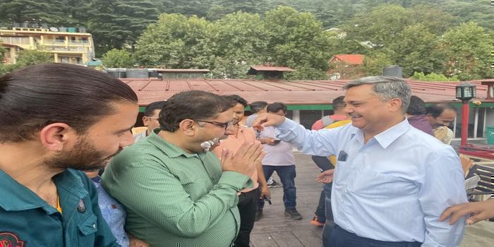 एनयूजेआई नैनीताल के नगर अध्यक्ष अफजल फौजी का धूमधाम से मनाया गया जन्म दिन body image