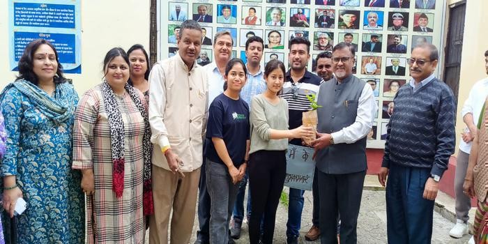 कुमाऊं विश्वविद्यालय में 'एक पेड़ मां के नाम' थीम पर मनाया गया हरेला महोत्सव body image