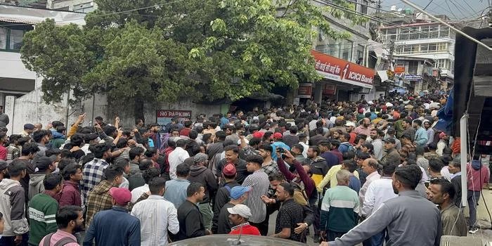 नैनीताल में नाबालिग से दुष्कर्म के आरोपी को नगर पालिका ने थमाया अतिक्रमण हटाने का नोटिस