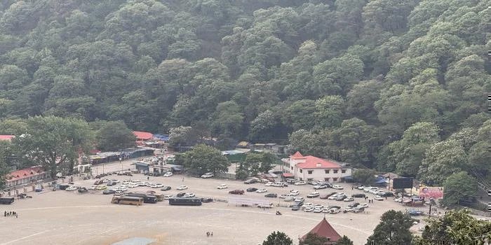 नैनीताल में नाबालिग से दुष्कर्म  से हड़कंप, पर्यटन पर भी पड़ा गहरा असर, पार्किंग खाली