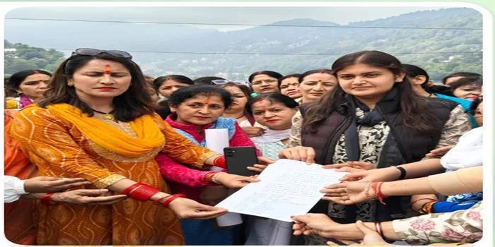 नैनीताल में 12 वर्षीय बालिका से दुष्कर्म की घटना पर आक्रोश, मातृशक्ति ने मुख्यमंत्री को सौंपा ज्ञापन