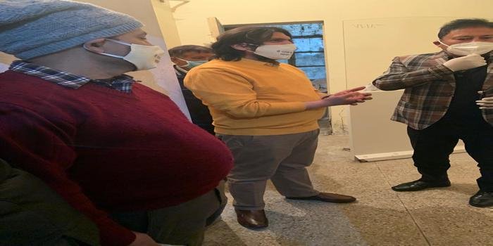 मां नयना देवी व्यापार मंडल के द्वारा हुआ बीडी पांडे अस्पताल में  फल वितरण