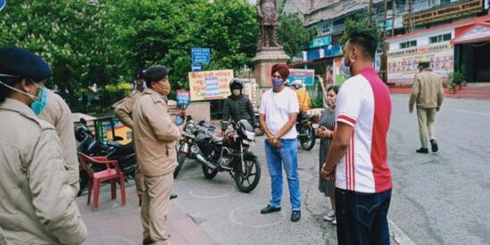 कोरोना नियम तोड़ने में होगी कडी कार्यवाही