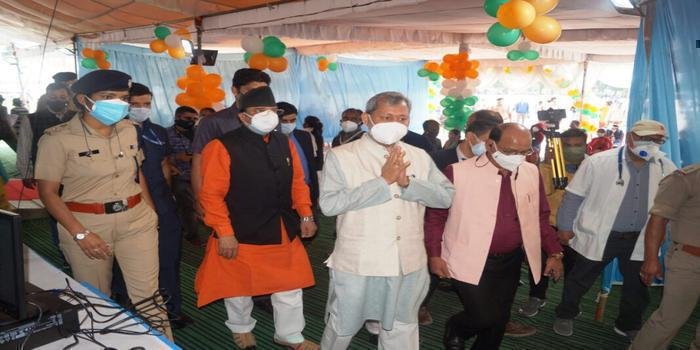 मुख्यमंत्री ने किया टीकाकरण कार्यक्रम का निरीक्षण