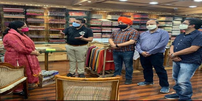 माँ नयना देवी व्यापार मंडल के शिष्टमंडल ने कि राज्यपाल से मुलाकात