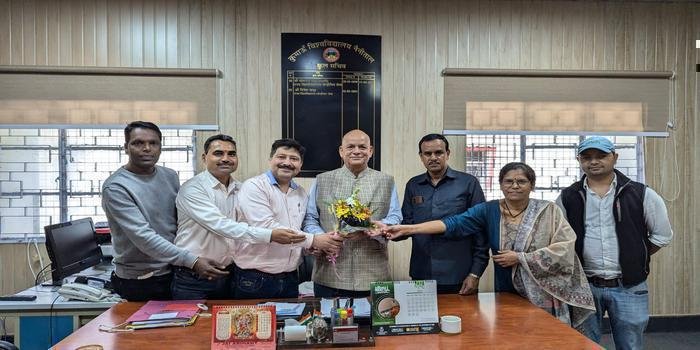 कुमाऊँ विश्वविद्यालय शिक्षणेत्तर कर्मचारी संघ ने किया नवनियुक्त कुलसचिव का स्वागत