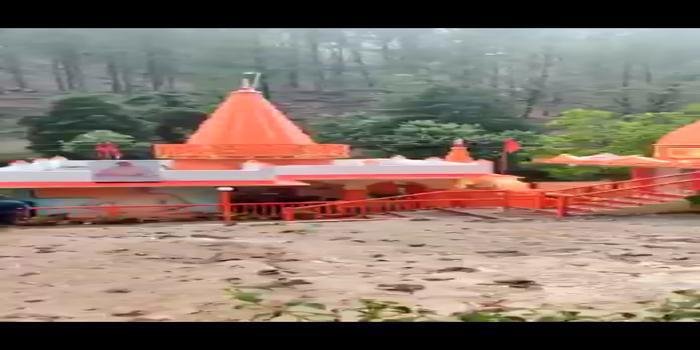 कैंची घाम मन्दिर के पास बादल फटा