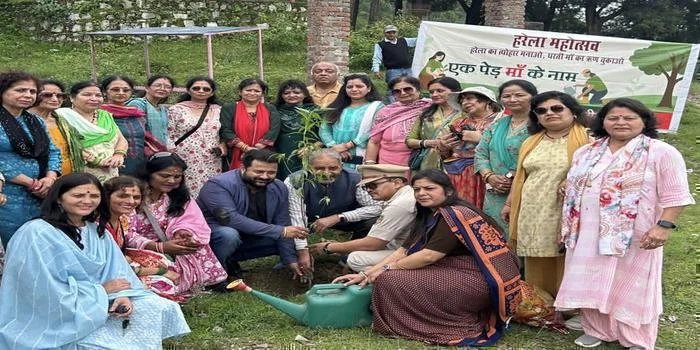 लेक सिटी वेलफेयर क्लब ने चलाया वृक्षारोपण अभियान, “एक पेड़ माँ के नाम” कार्यक्रम में लगाया गया जीवन