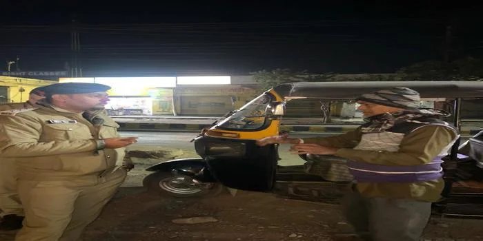 परिवहन विभाग की बड़ी कार्रवाई: 10 ऑटो समेत 11 वाहन सीज, 36 वाहनों के चालान