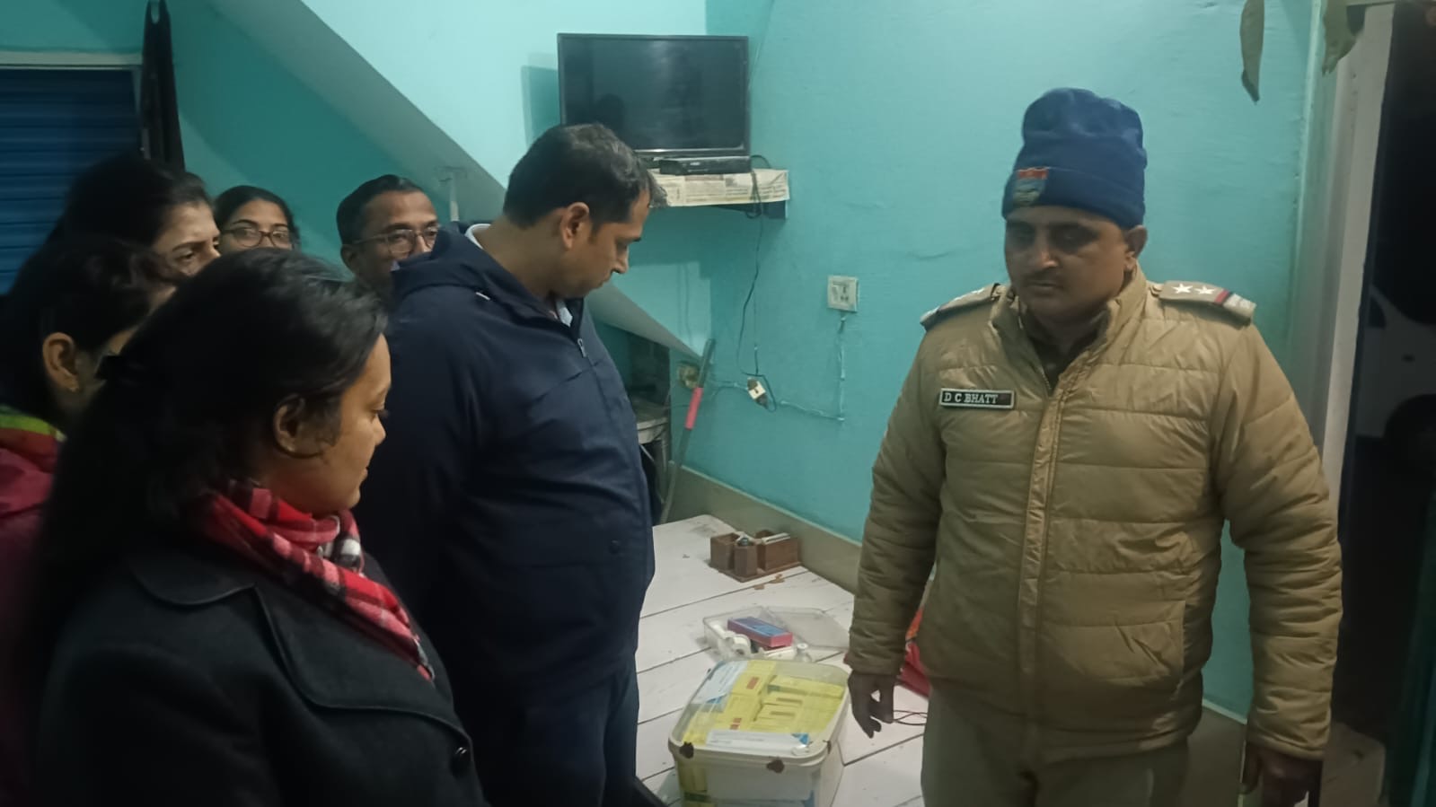 अवैध क्लीनिकों पर बड़ी कार्रवाई, भारी मात्रा में नशीली दवाइयाँ बरामद body image 1