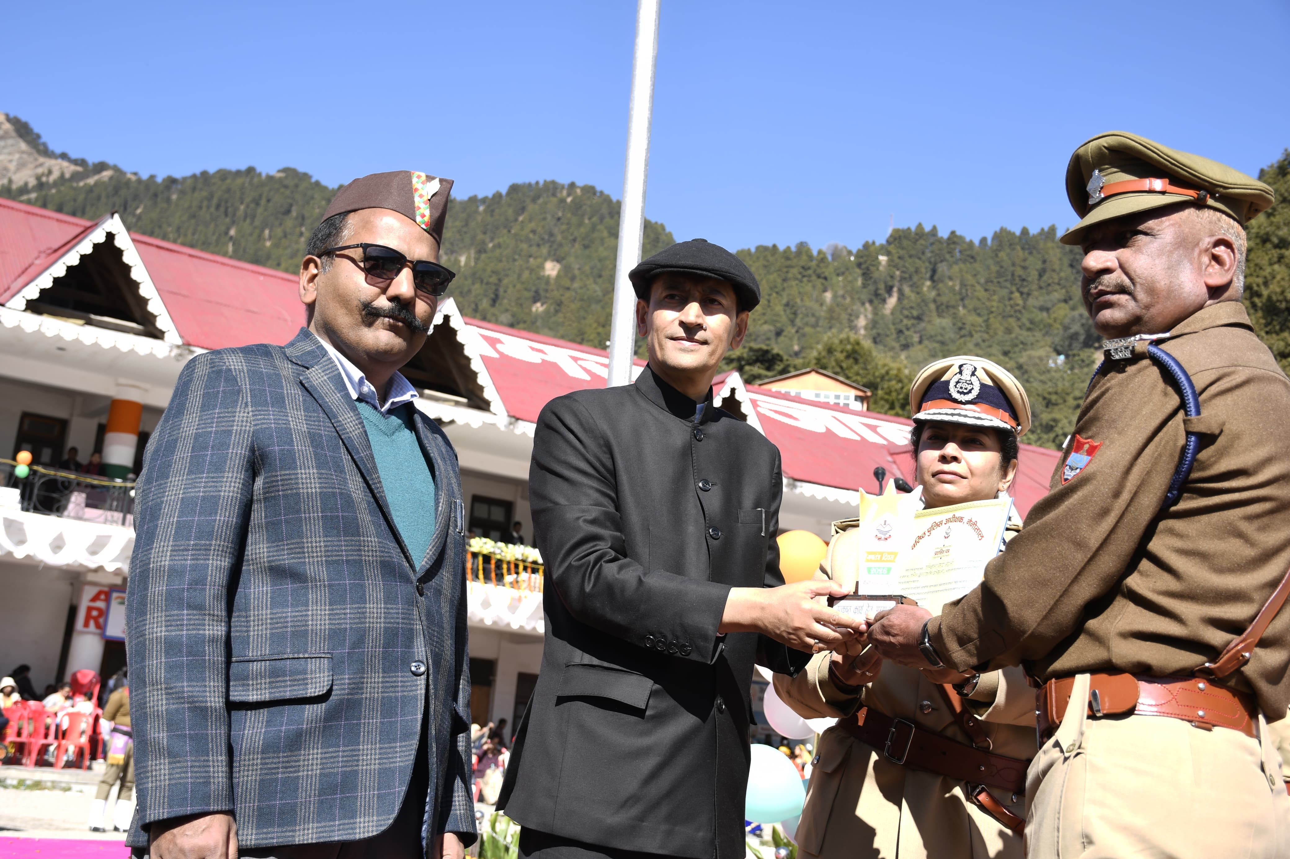 77वां गणतंत्र दिवस नैनीताल जिले में हर्षोल्लास से मनाया body image 1