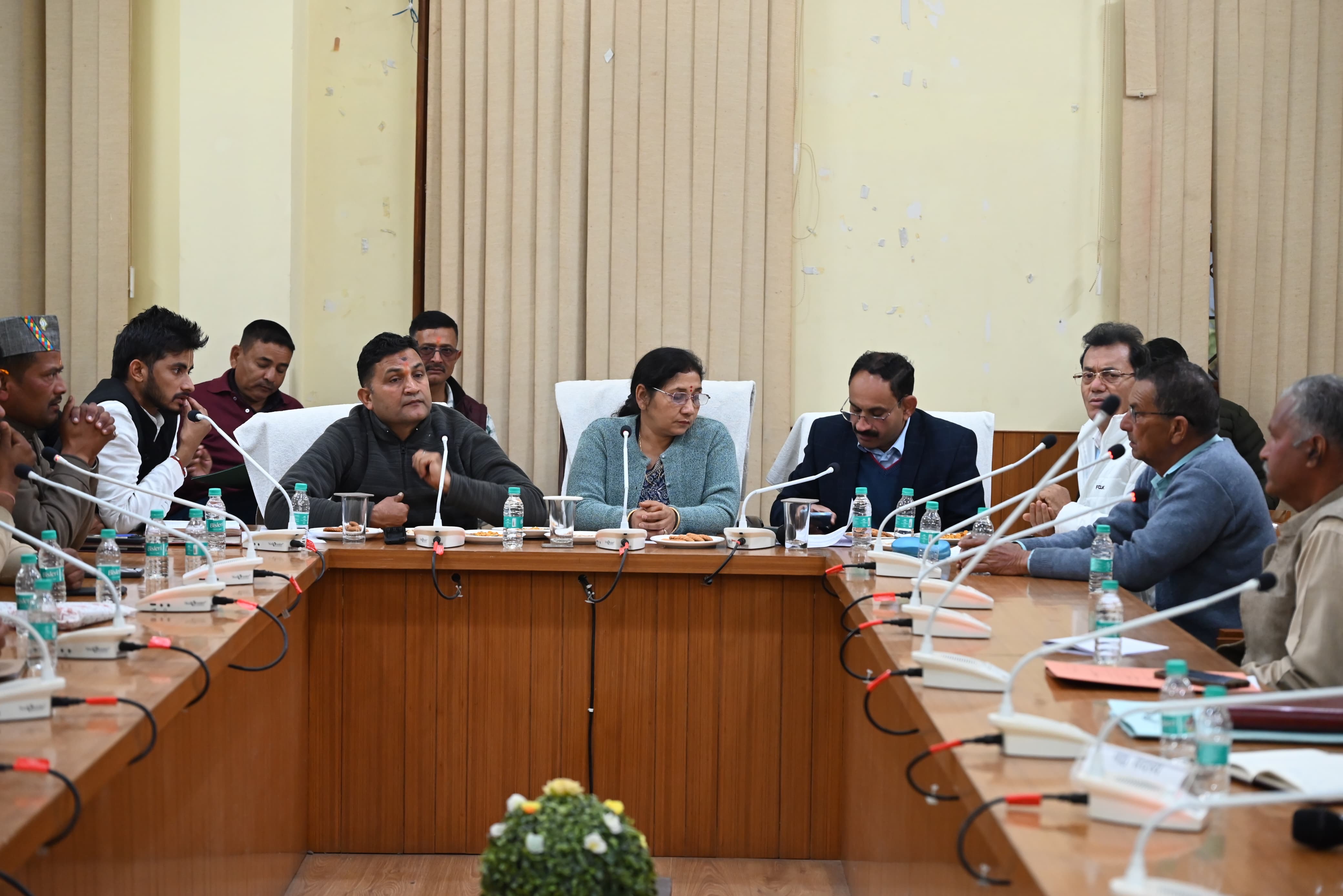 श्रद्धालुओं की सुविधा सर्वोपरि, छोटा कैलाश मेले को भव्य बनाने की तैयारी body image 1