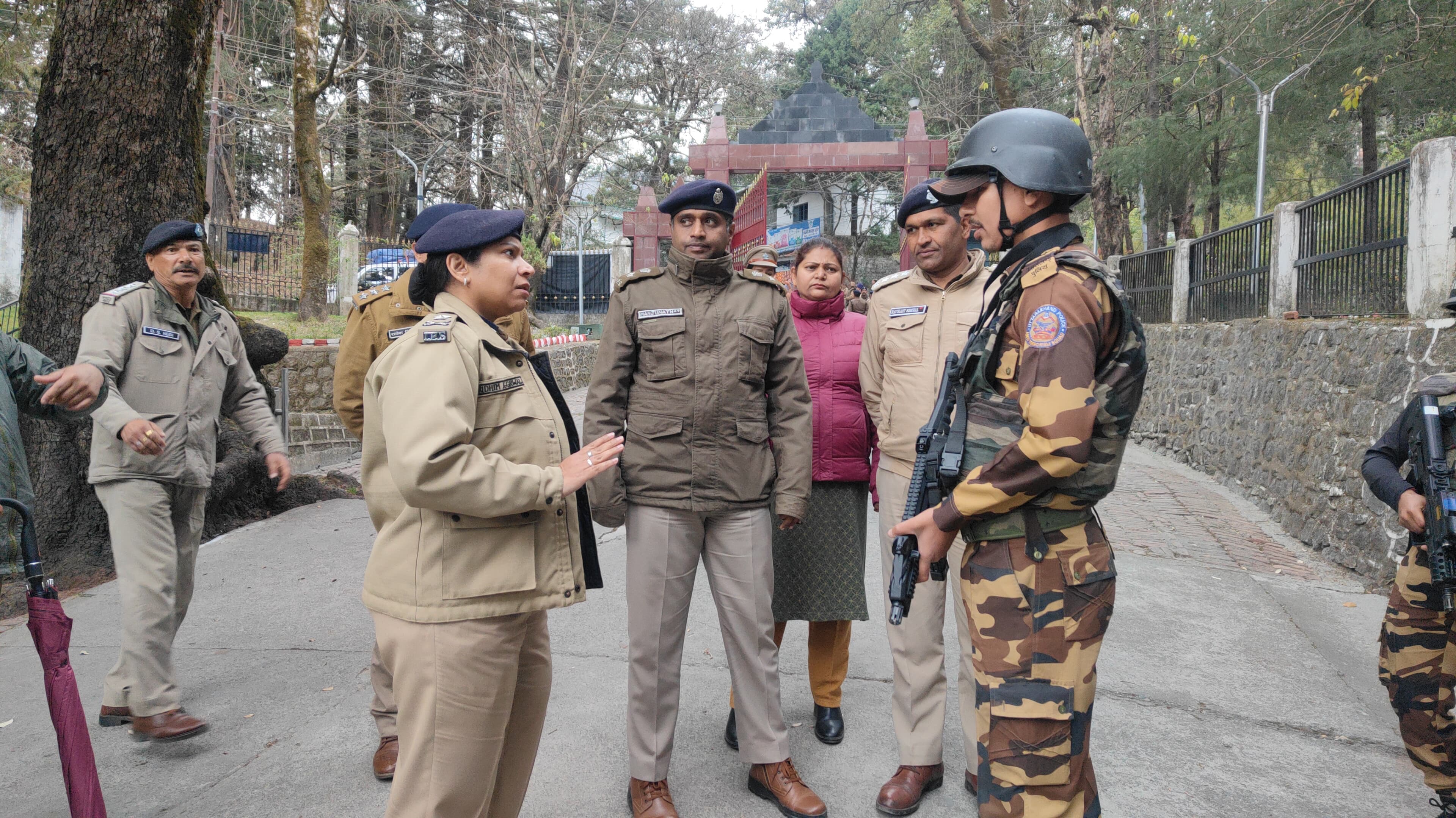 हाईकोर्ट , नैनीताल को धमकी भरा ई-मेल, आईजी कुमायूँ ने किया सुरक्षा घेरा सख्त body image 1