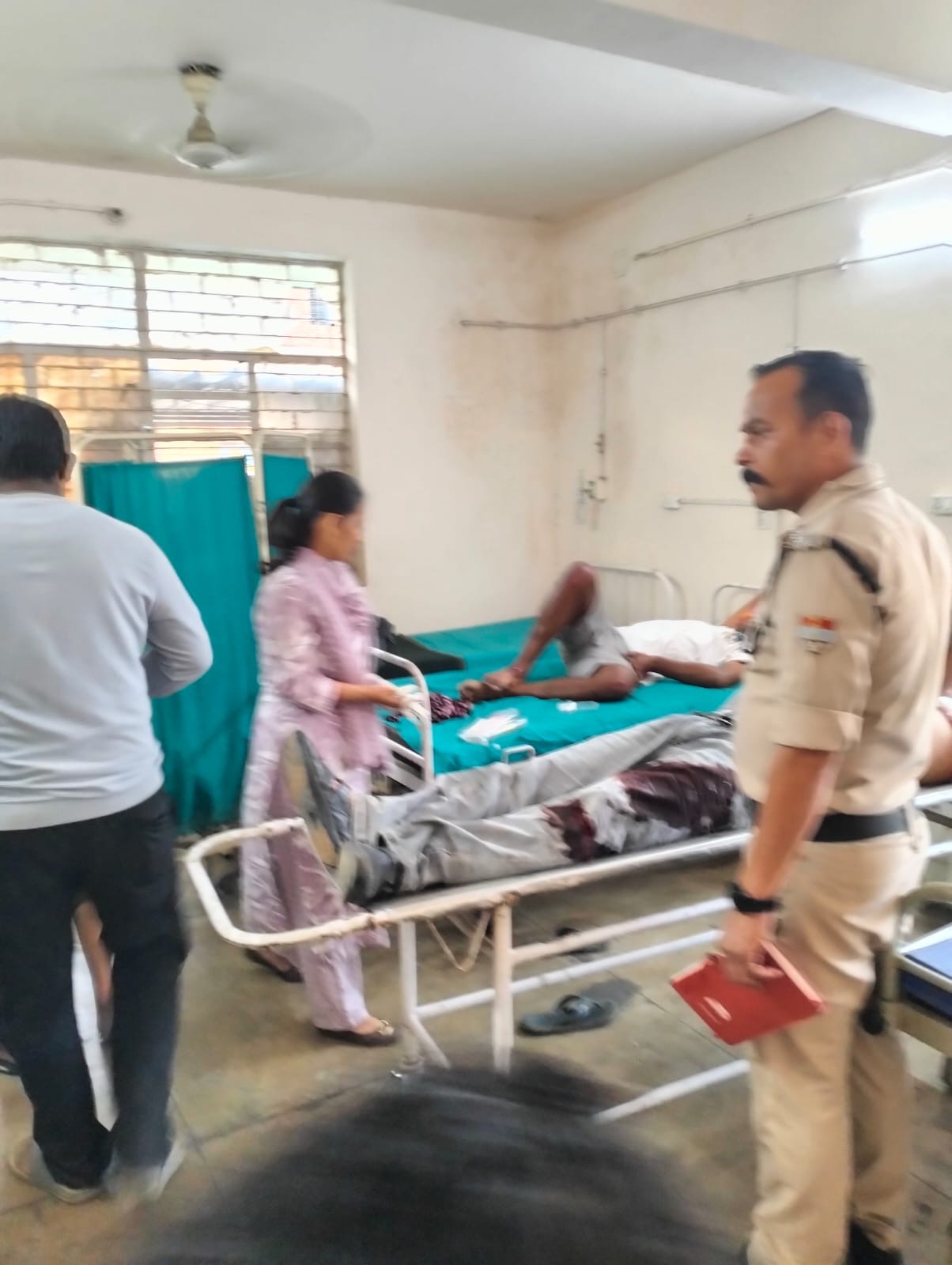 कालाढूंगी में भीषण सड़क हादसा, आमने-सामने की टक्कर में युवक की मौत, तीन घायल body image 1