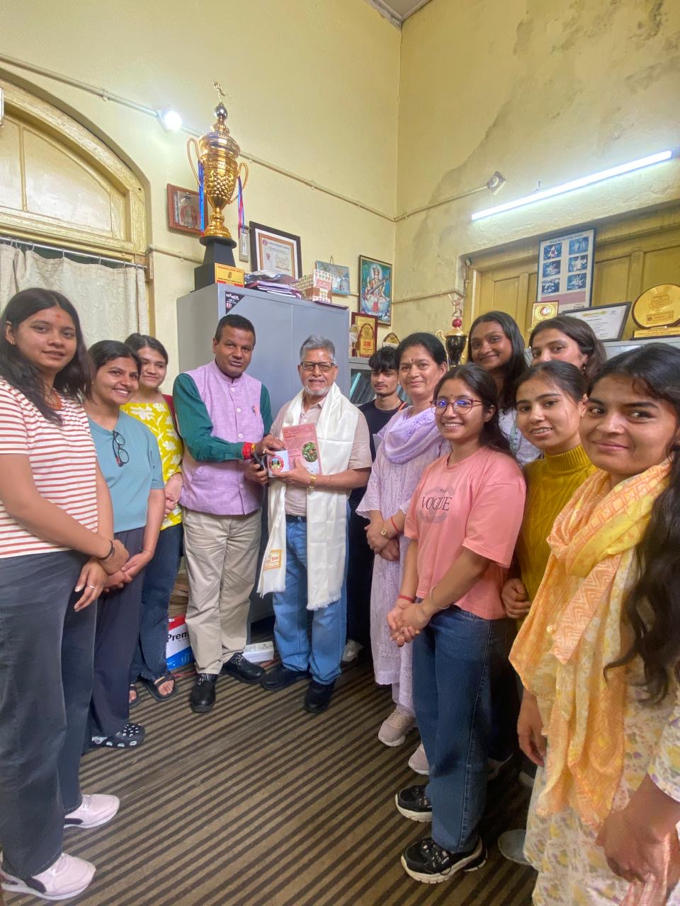 डीएसबी परिसर में मिशन ग्रीन के तहत पौधारोपण, पर्यावरण संरक्षण का  संदेश body image 1