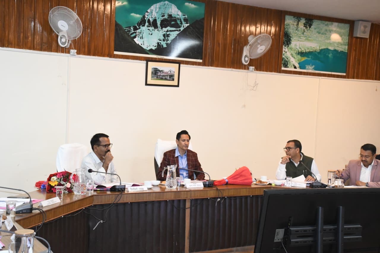 नैनीताल में अवैध होम स्टे पर होगी सख्त कार्रवाई, मोहल्लों में बनेंगी पॉकेट पार्किंग body image 1