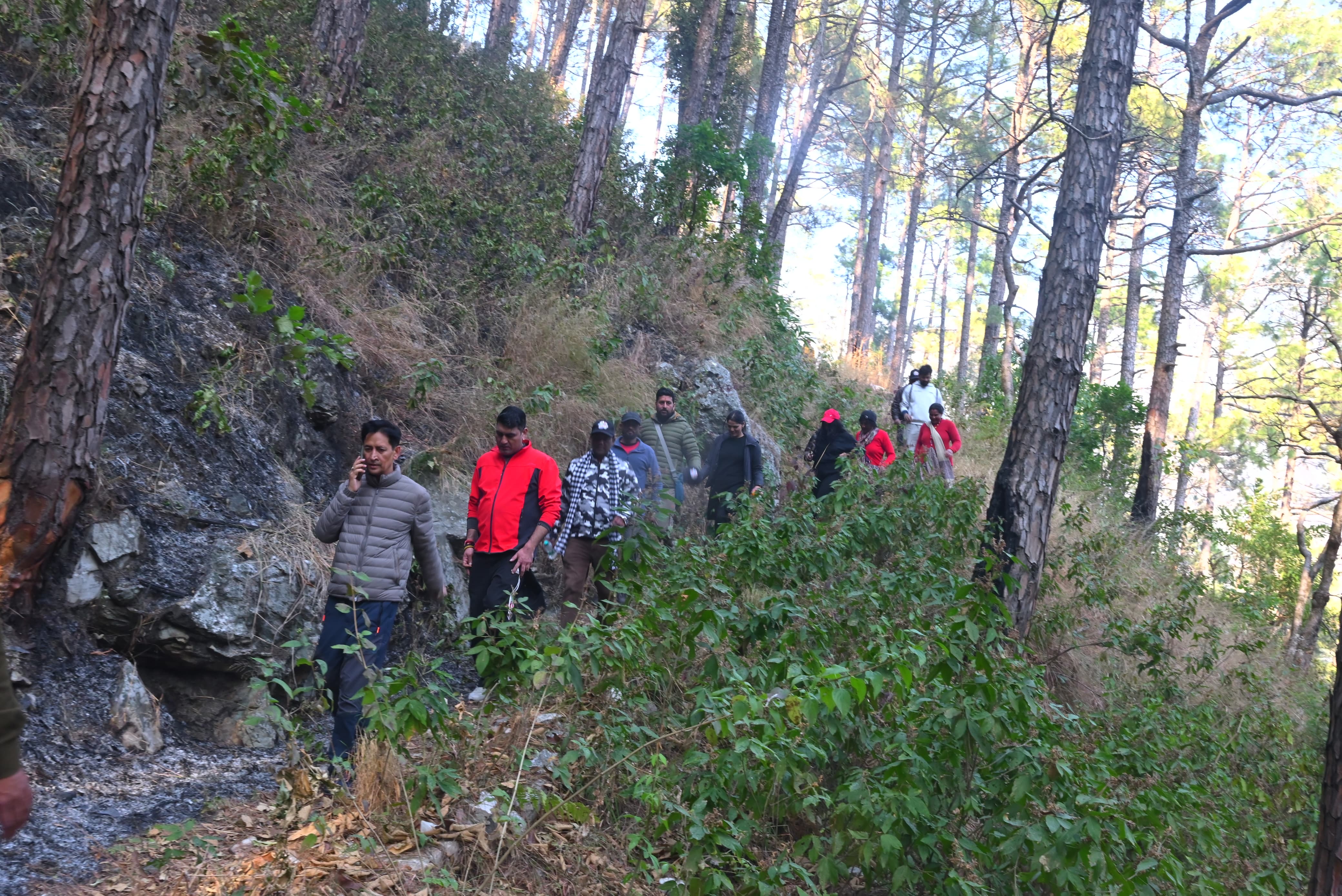बिरला चुंगी से कैंचीधाम ट्रैकिंग के साथ नैनीताल विंटर कार्निवाल का समापन body image 2