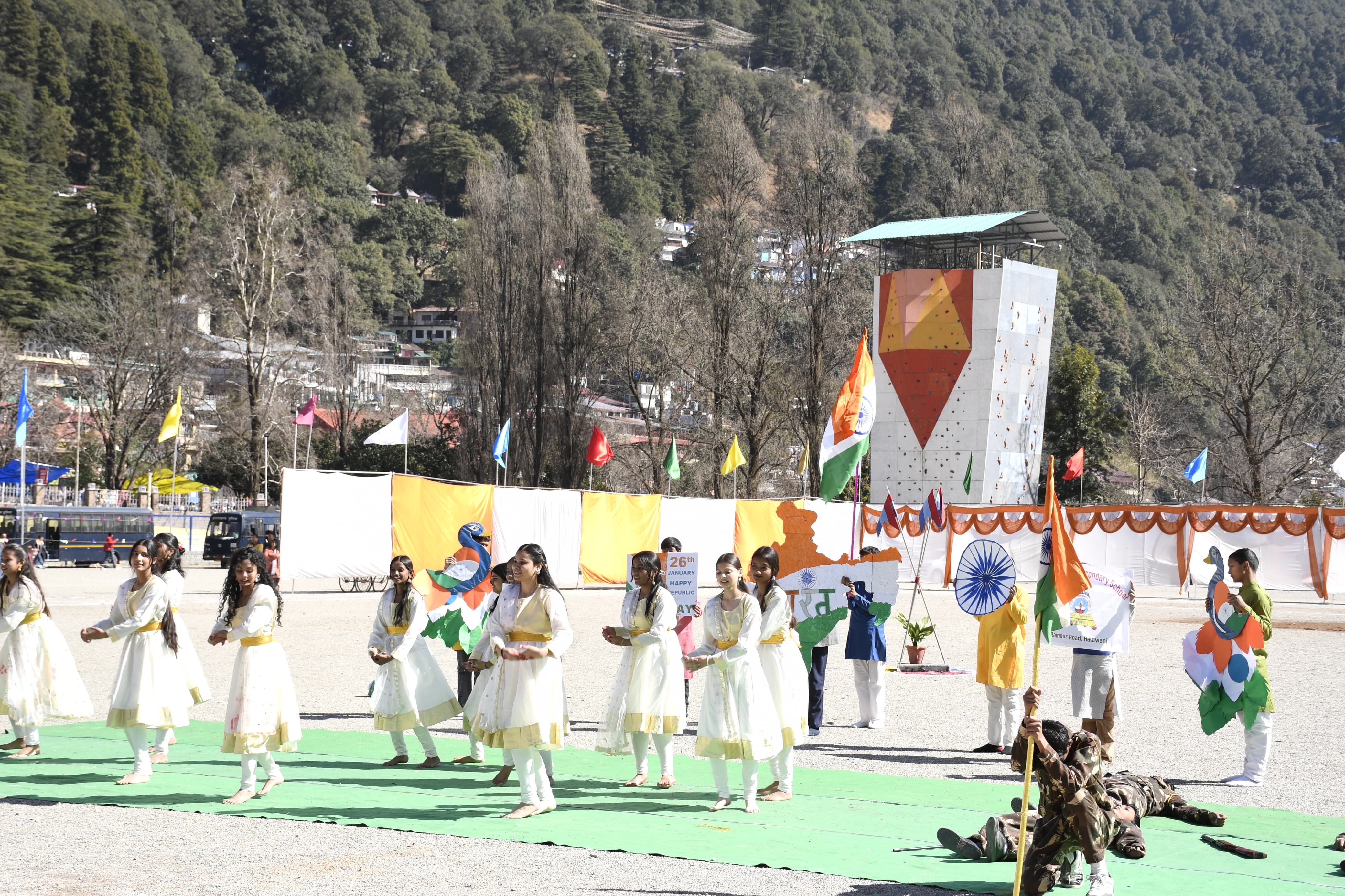 77वां गणतंत्र दिवस नैनीताल जिले में हर्षोल्लास से मनाया body image 2